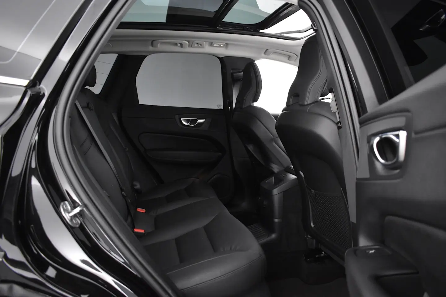 Car Image - UkDHRV7B0gWjFV2qsPc2e