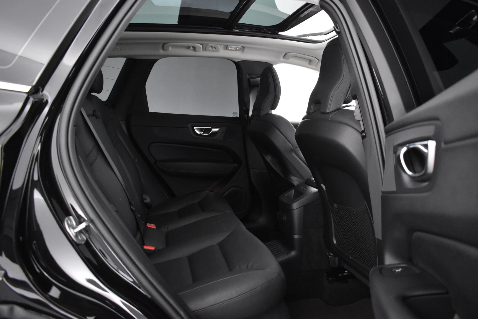 Car Image - UkDHRV7B0gWjFV2qsPc2e