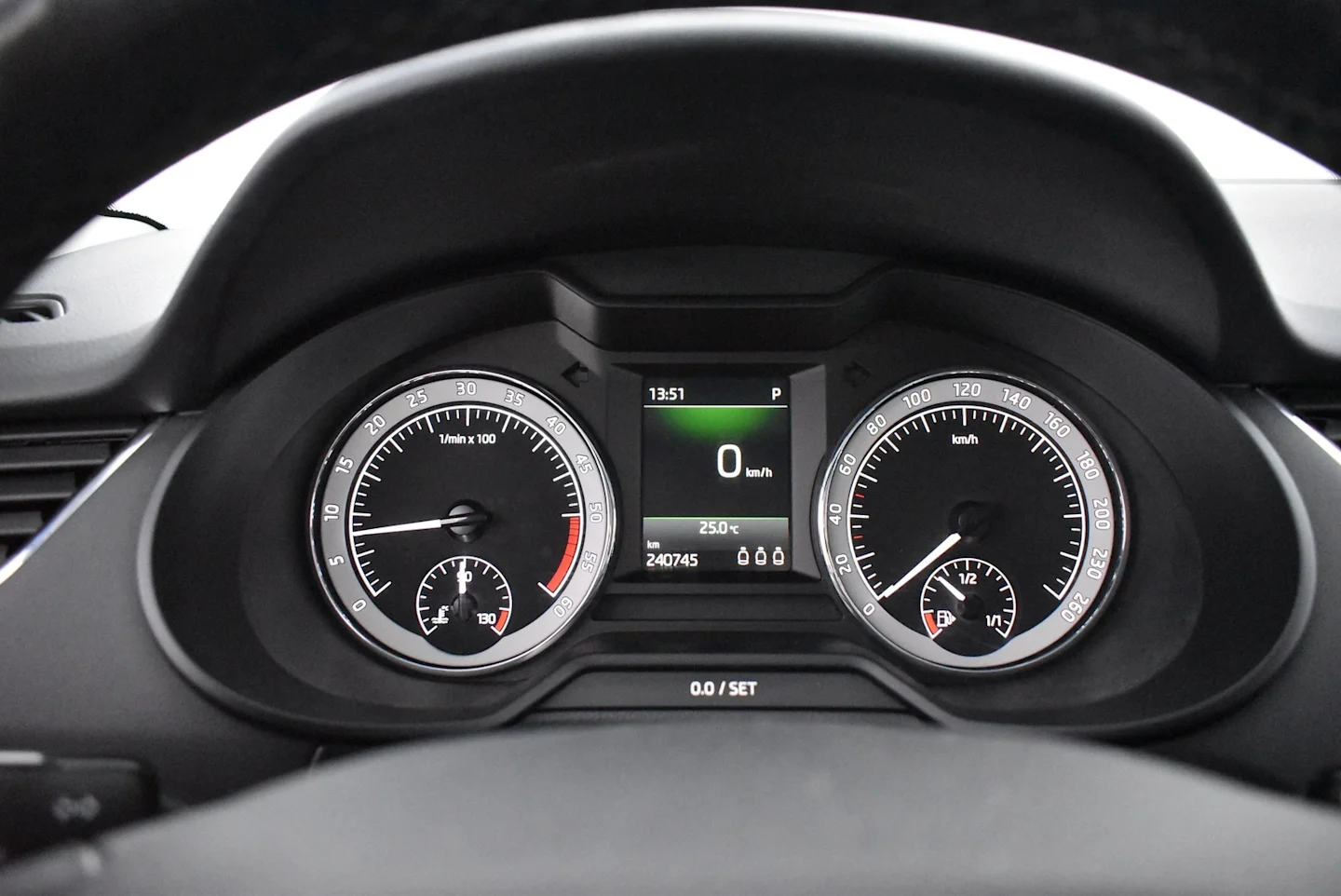 Car Image - 6PezX2iC1PM0WQ5Nz7xQdH