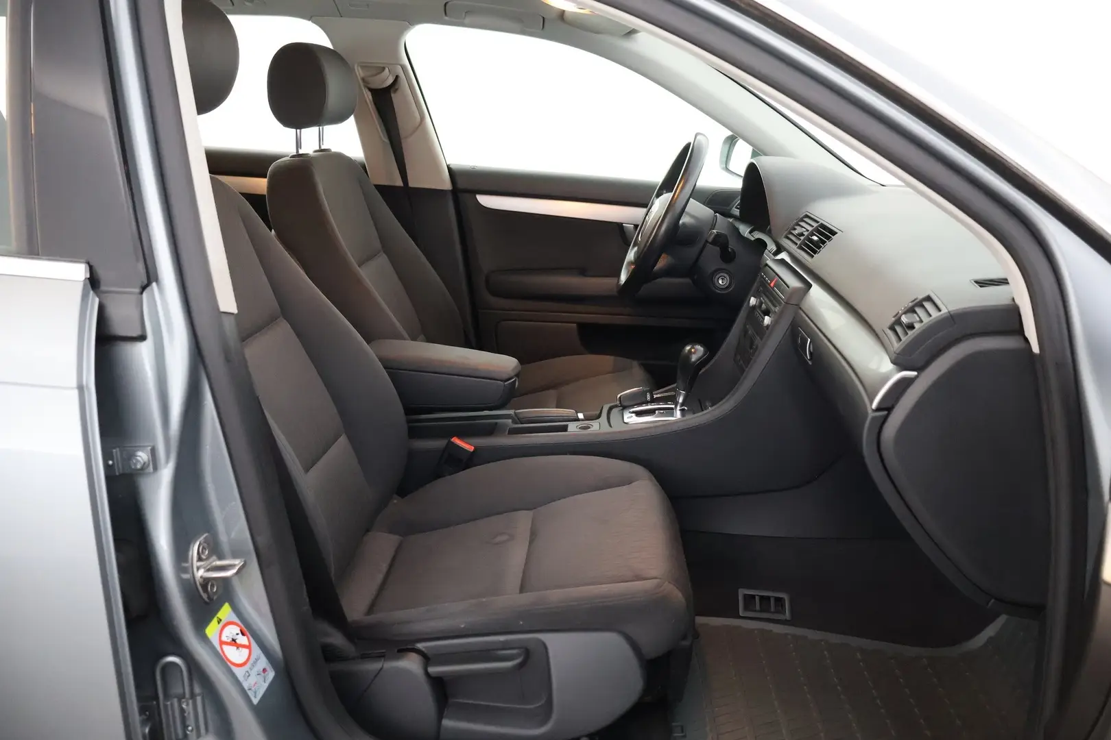 Car Image - 2caW5erBY8oqoDnM0Adt06