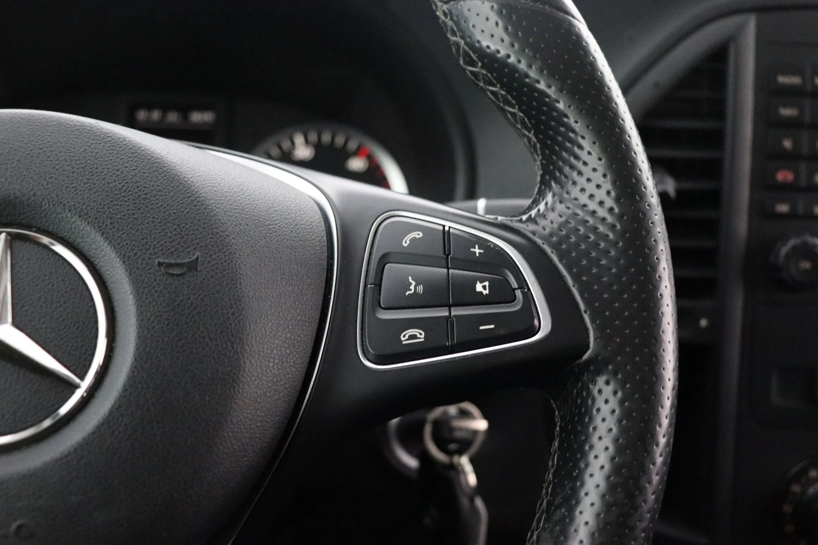 Car Image - 2uhNCk52fIhsl7pYWILBBD