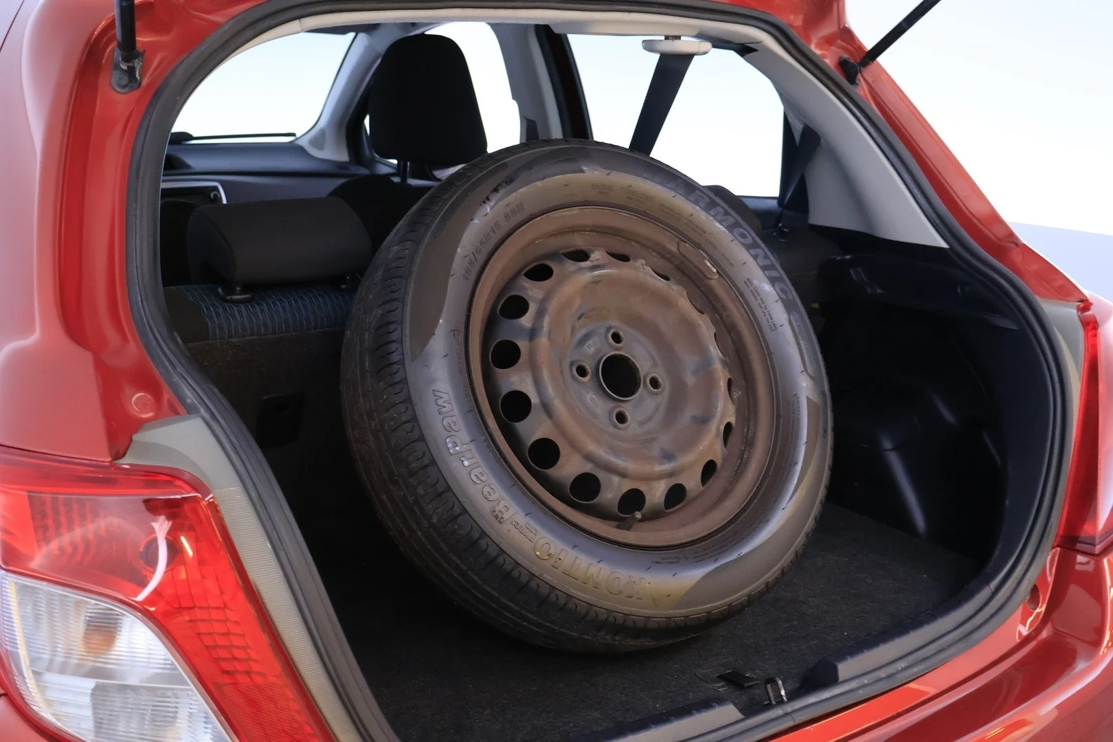 Car Image - 44Z5adCoq7ofXLmFSfxYs1