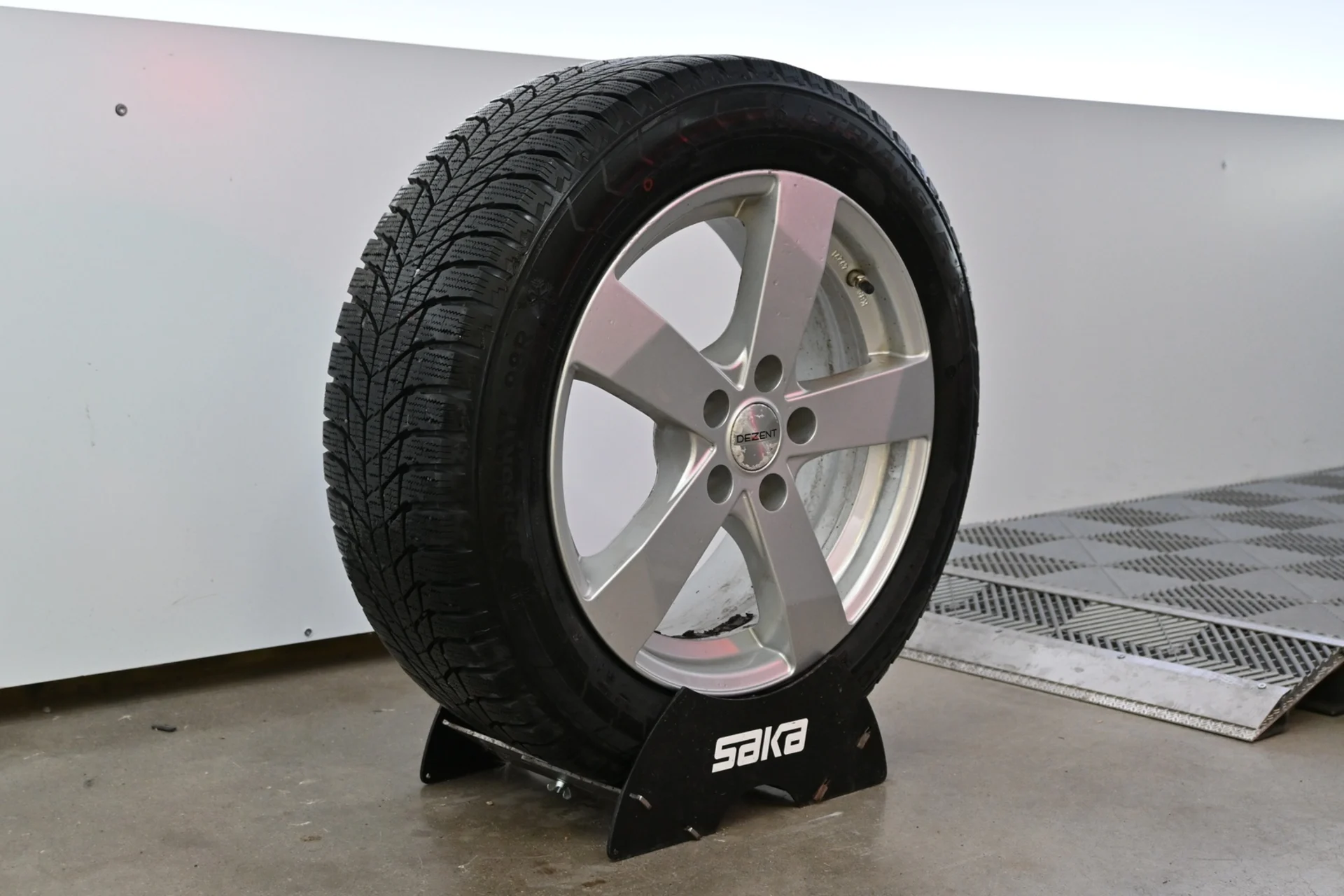 Car Image - 2fq6PSfHSmrKquWSmesHN1