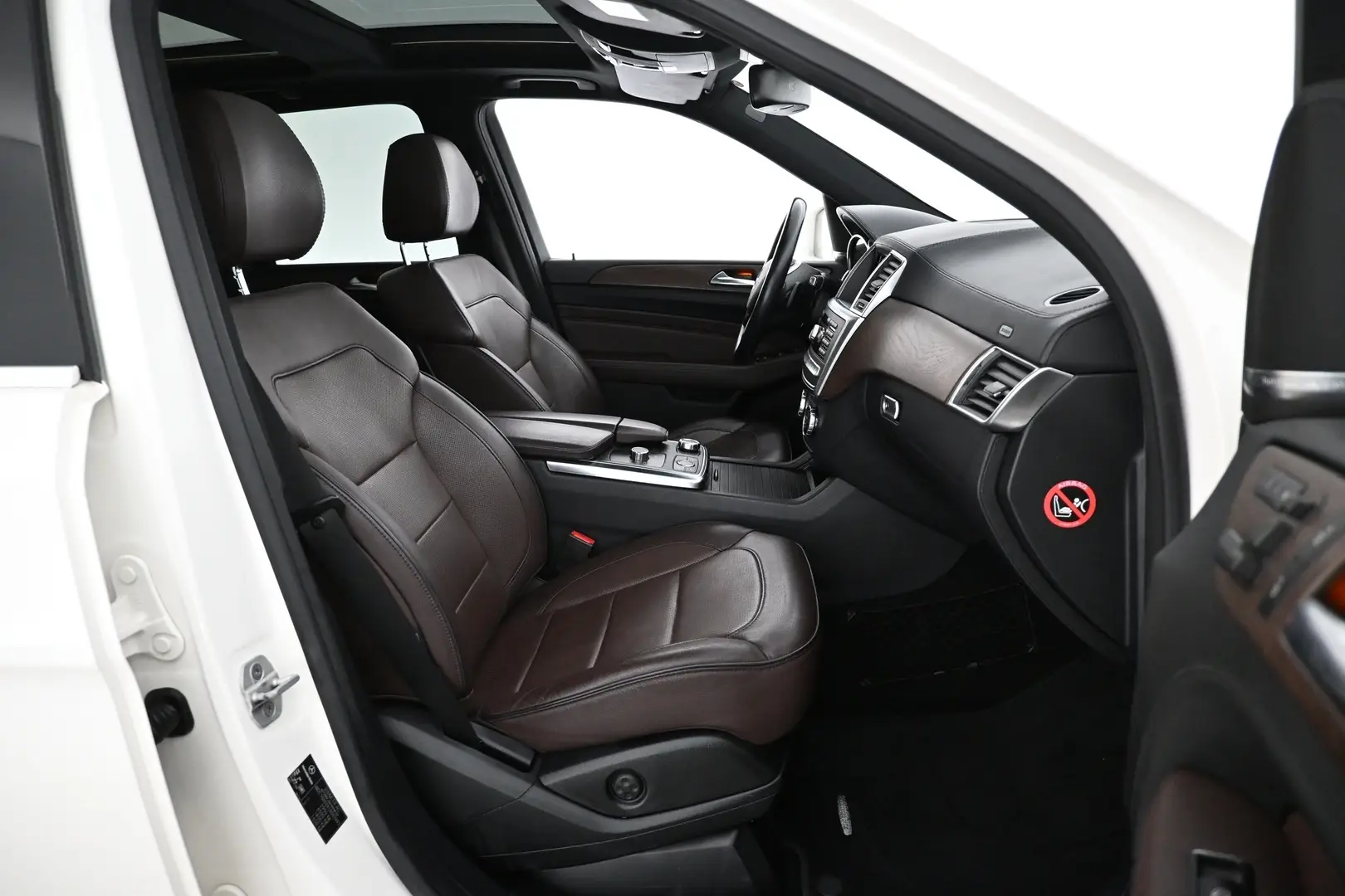 Car Image - 2H32mxr6qkgfHvuxbibUSz