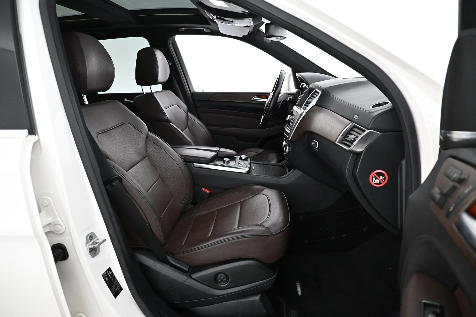 Car Image - 2H32mxr6qkgfHvuxbibUSz