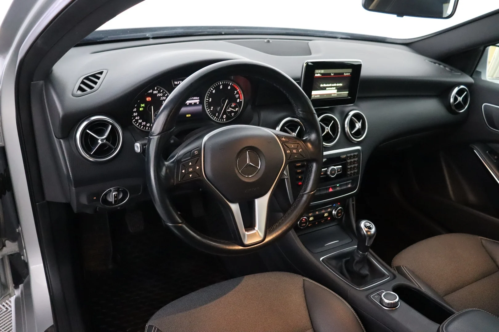 Car Image - 2wzeYR7nnUuLmwaegvRSGG