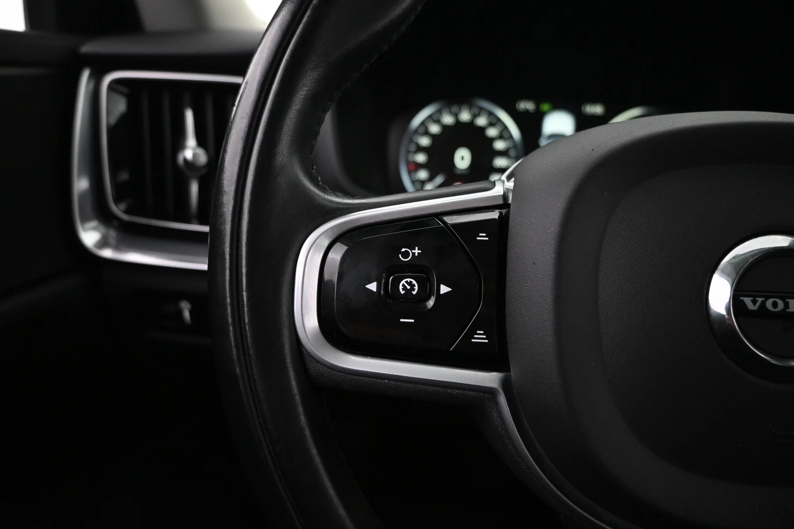 Car Image - 3JkC7NHu7FPXyoSHdbHMxf