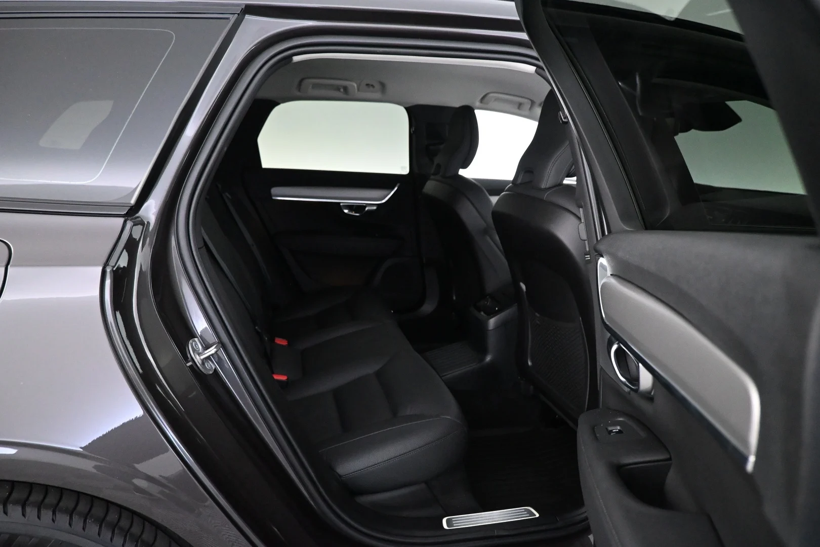 Car Image - 19woaeuM0PEneIt0Wjvo3B