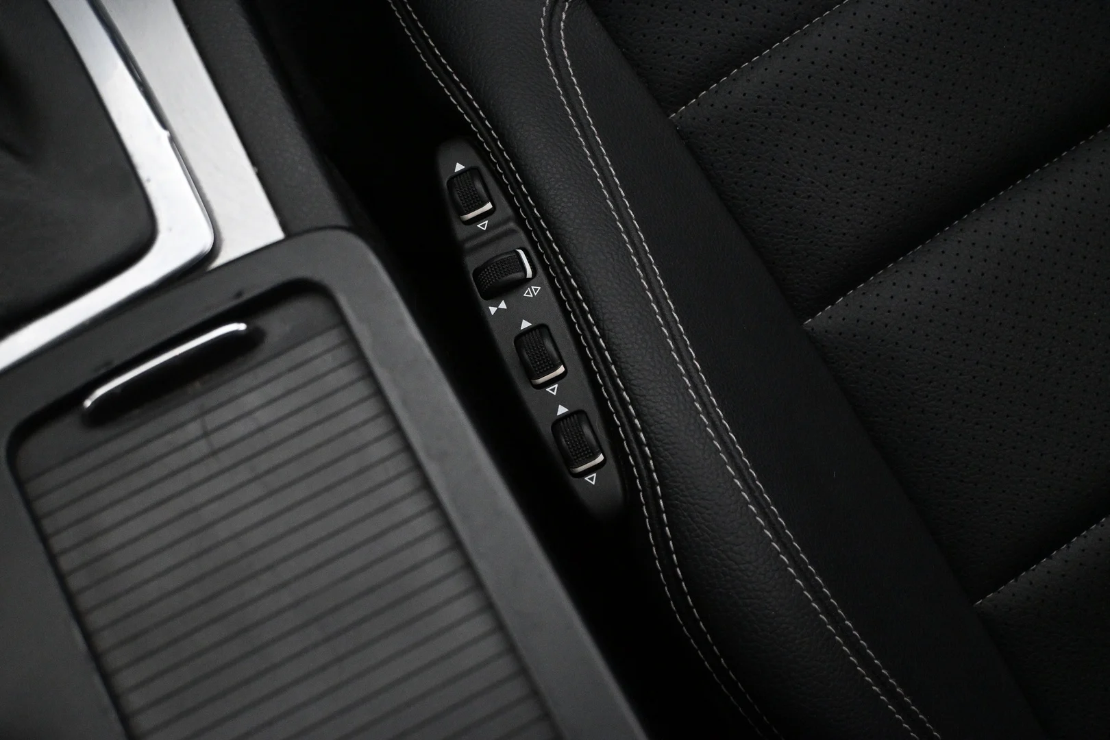 Car Image - 3PXiDpbg0gCoQQNMpGuNSI