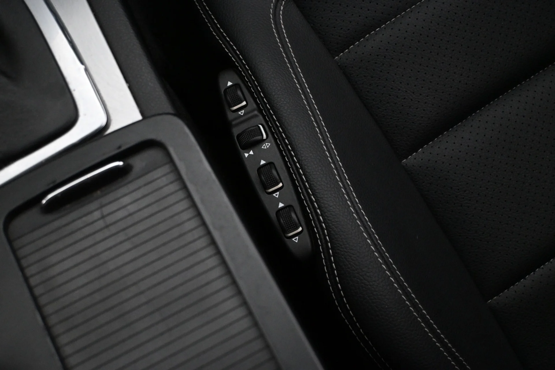 Car Image - 3PXiDpbg0gCoQQNMpGuNSI