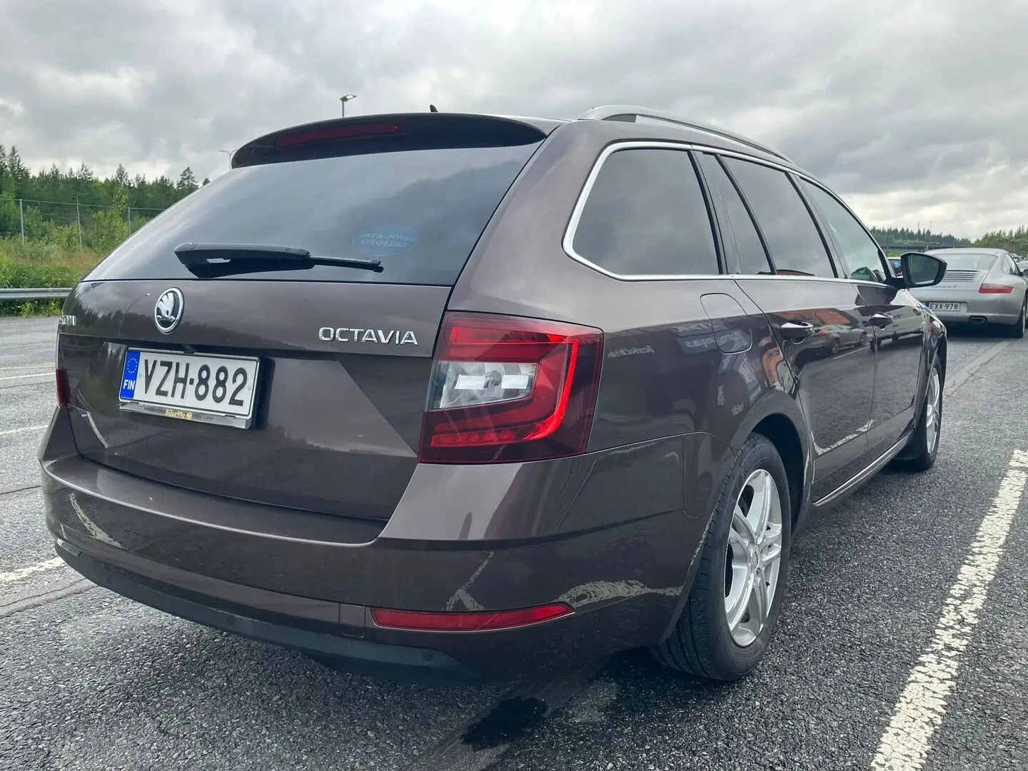 Car Image - 2Cu1FlpKUmKCrylVlgQE1u