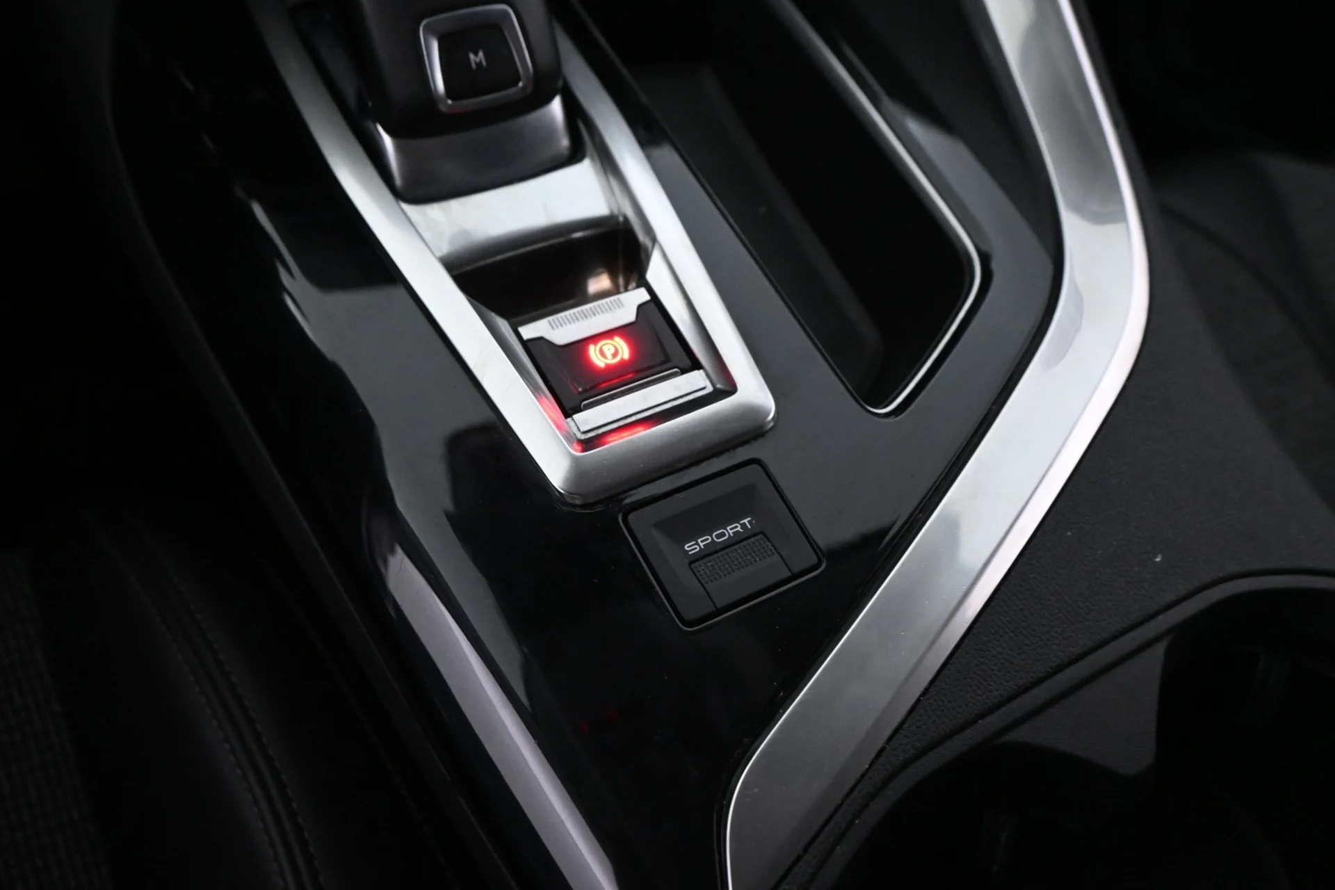Car Image - 6qxDEUhnTEsA4BXGzlFR2f