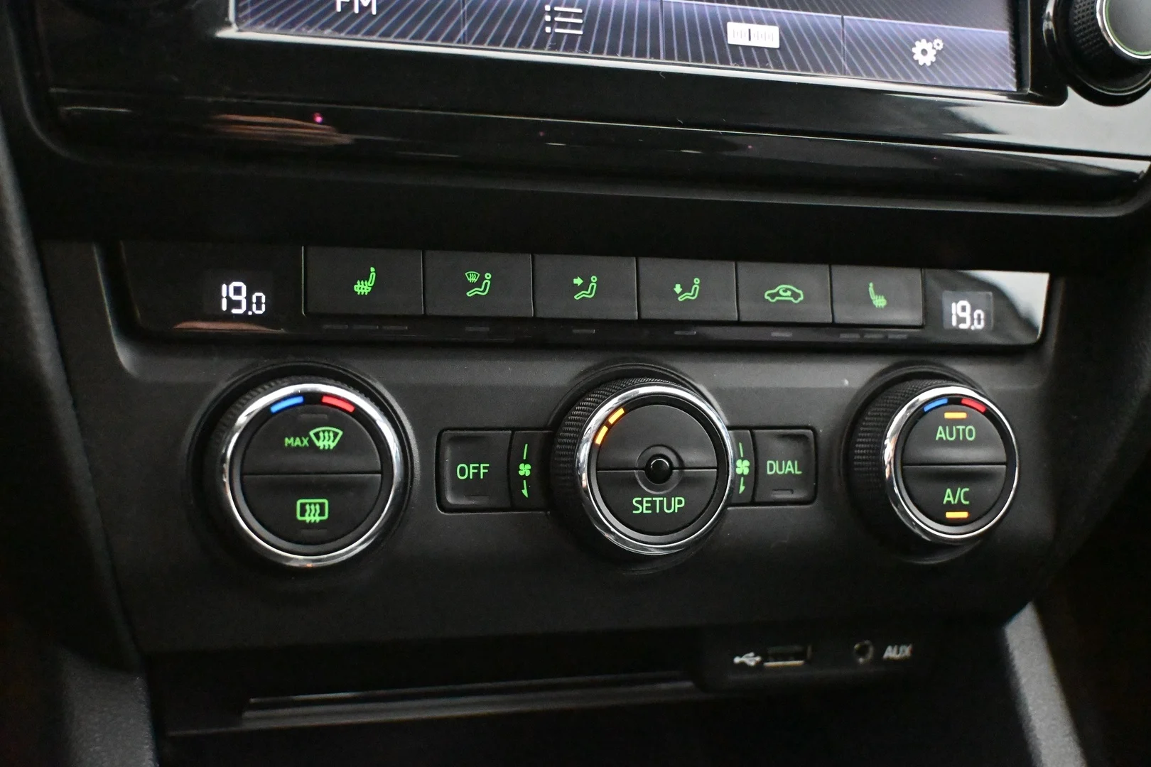 Car Image - IBtbppmvvOZ3AwqqiRgvg