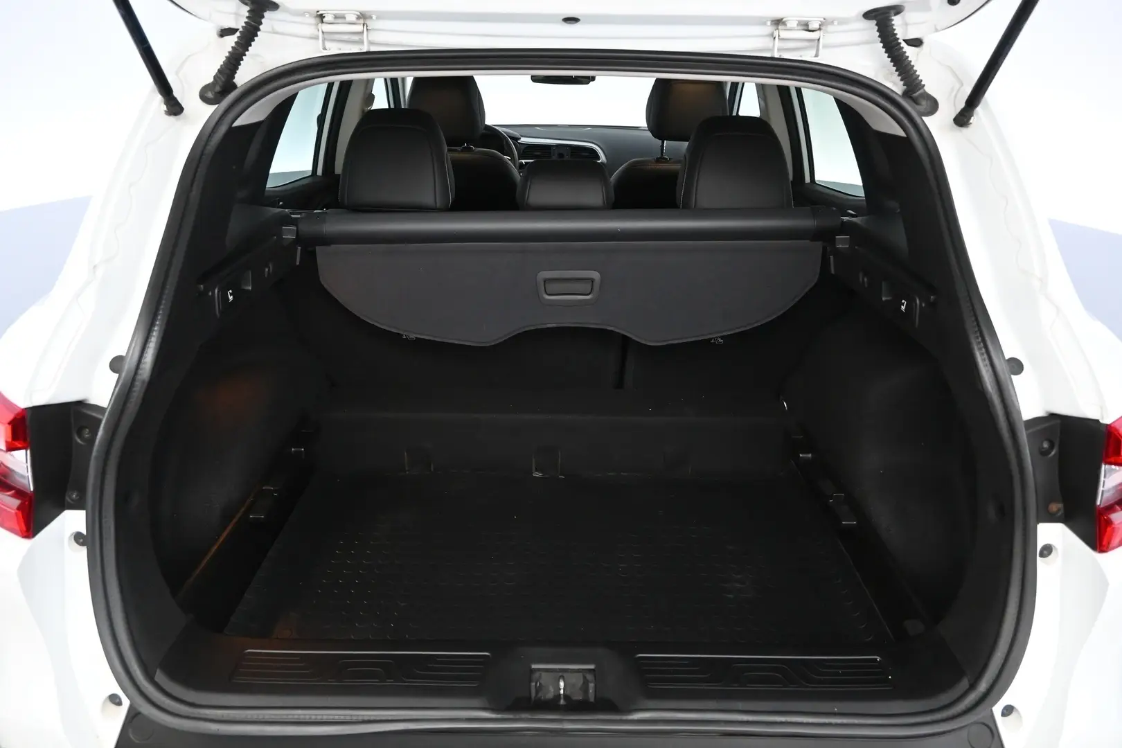 Car Image - 3QyAUo43Vi3QF8OjKlel1p