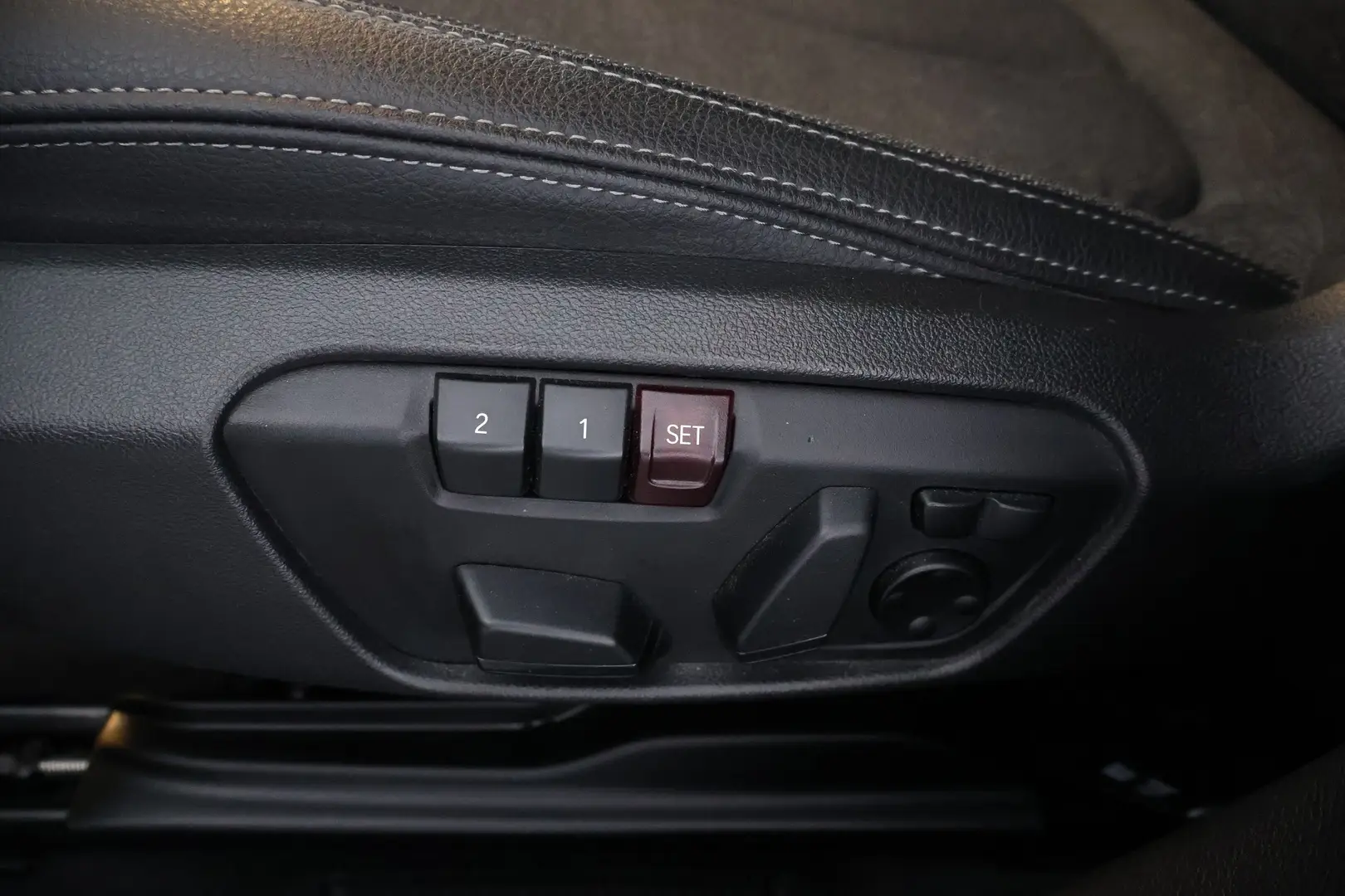 Car Image - 6dHHStFyhSTMvLgzoeQBDR