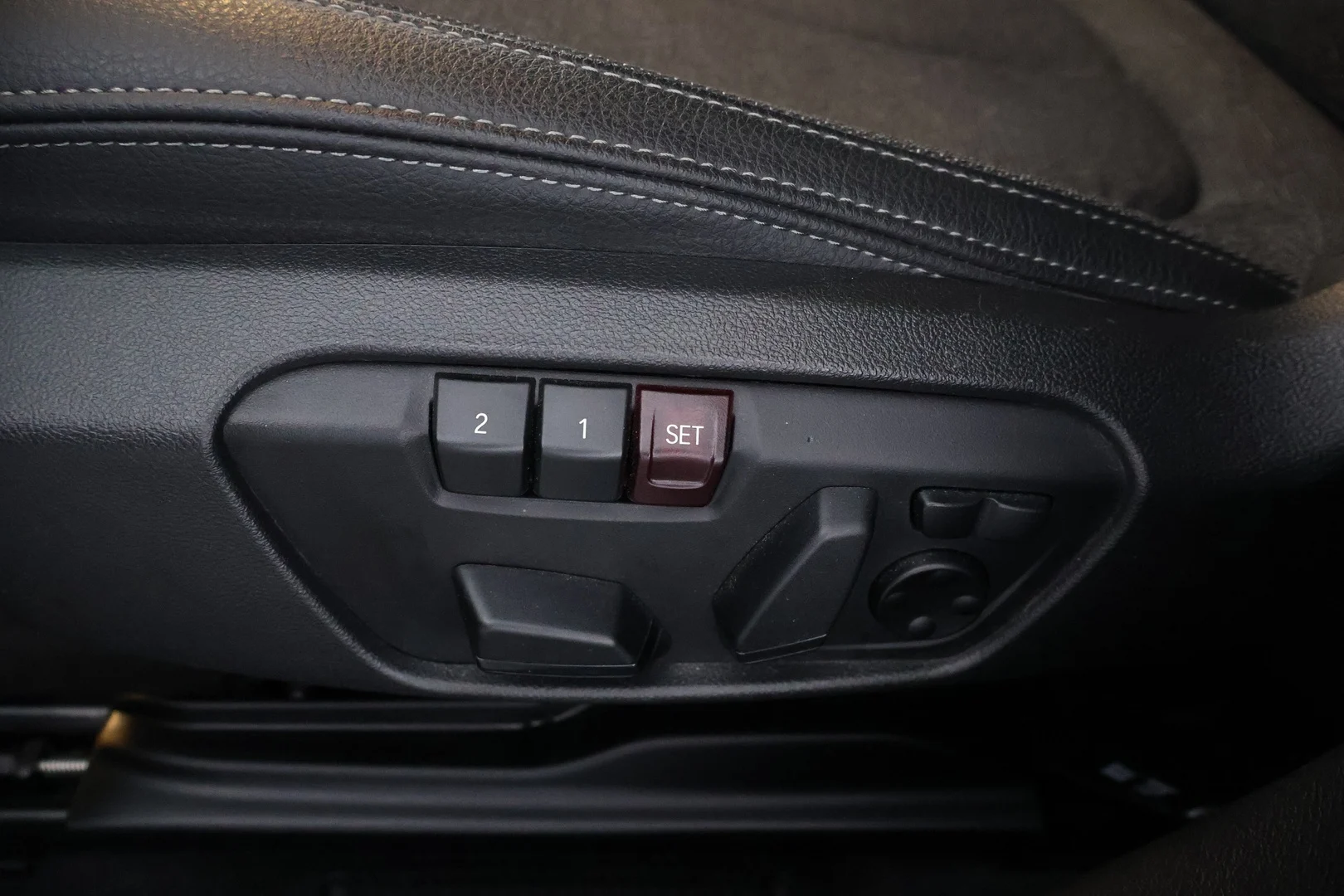 Car Image - 6dHHStFyhSTMvLgzoeQBDR