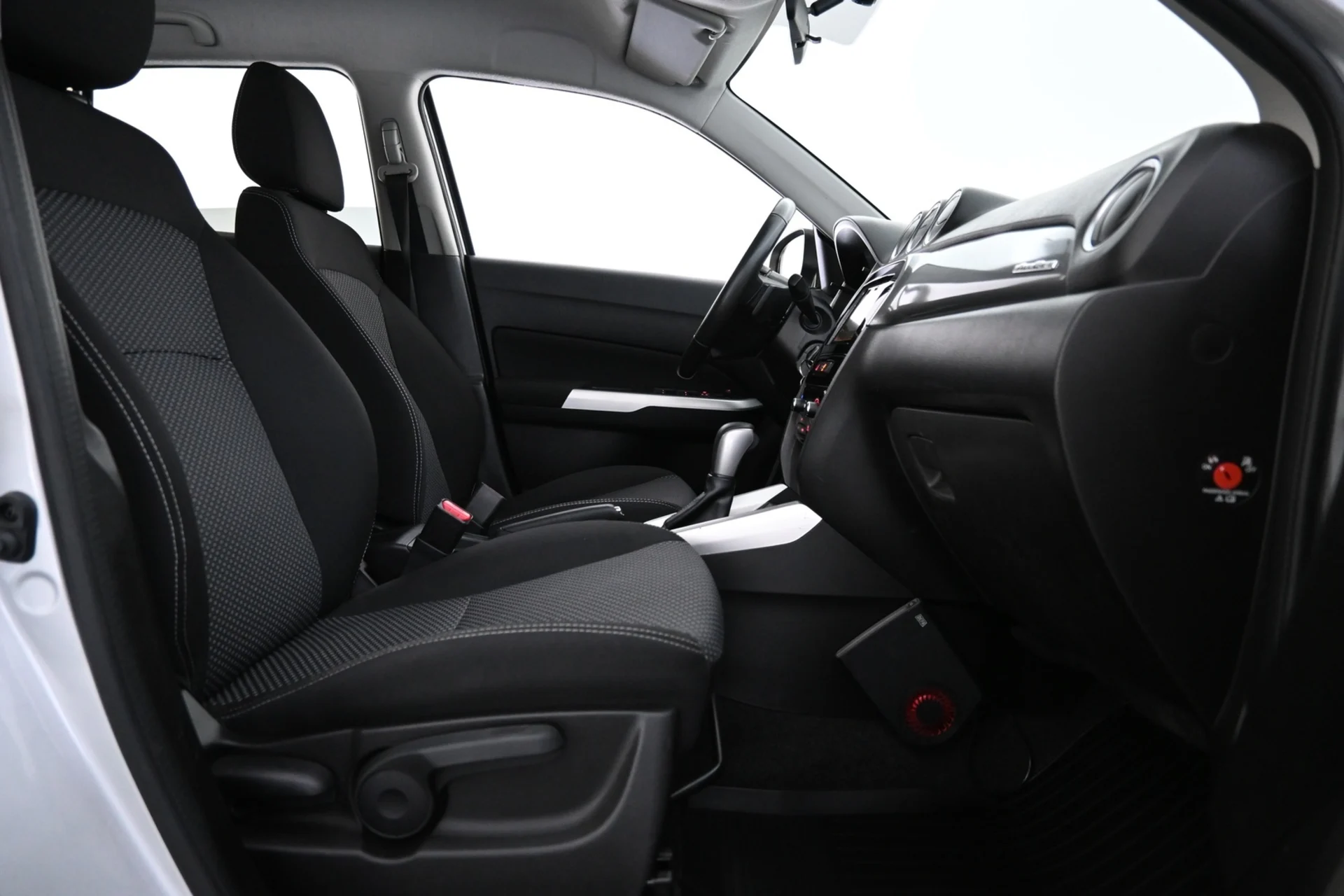 Car Image - 4hCIHn10QL4qHkmxWSG5xK