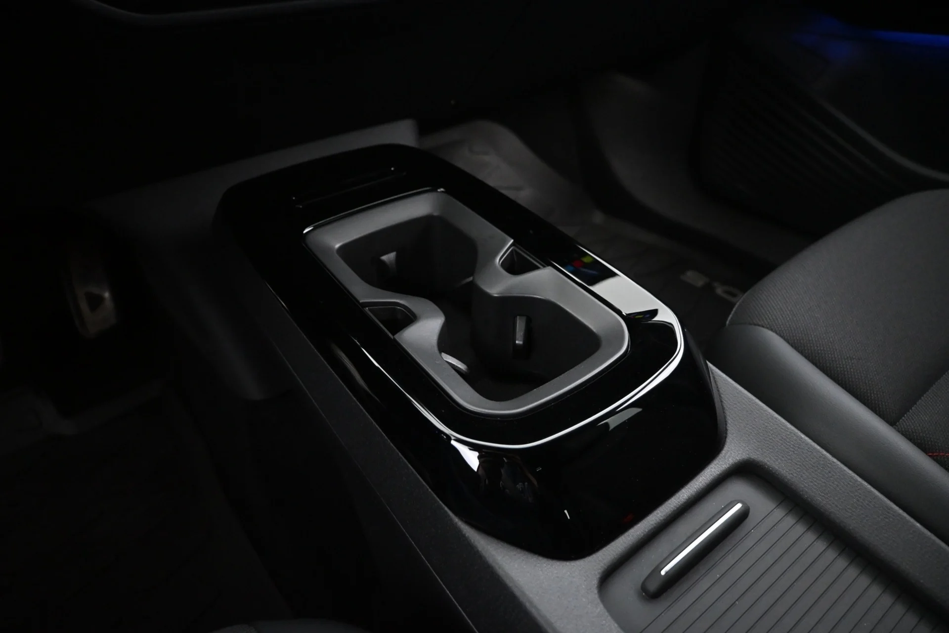 Car Image - 7fc7X1yBr1RVwudpHv5MxH