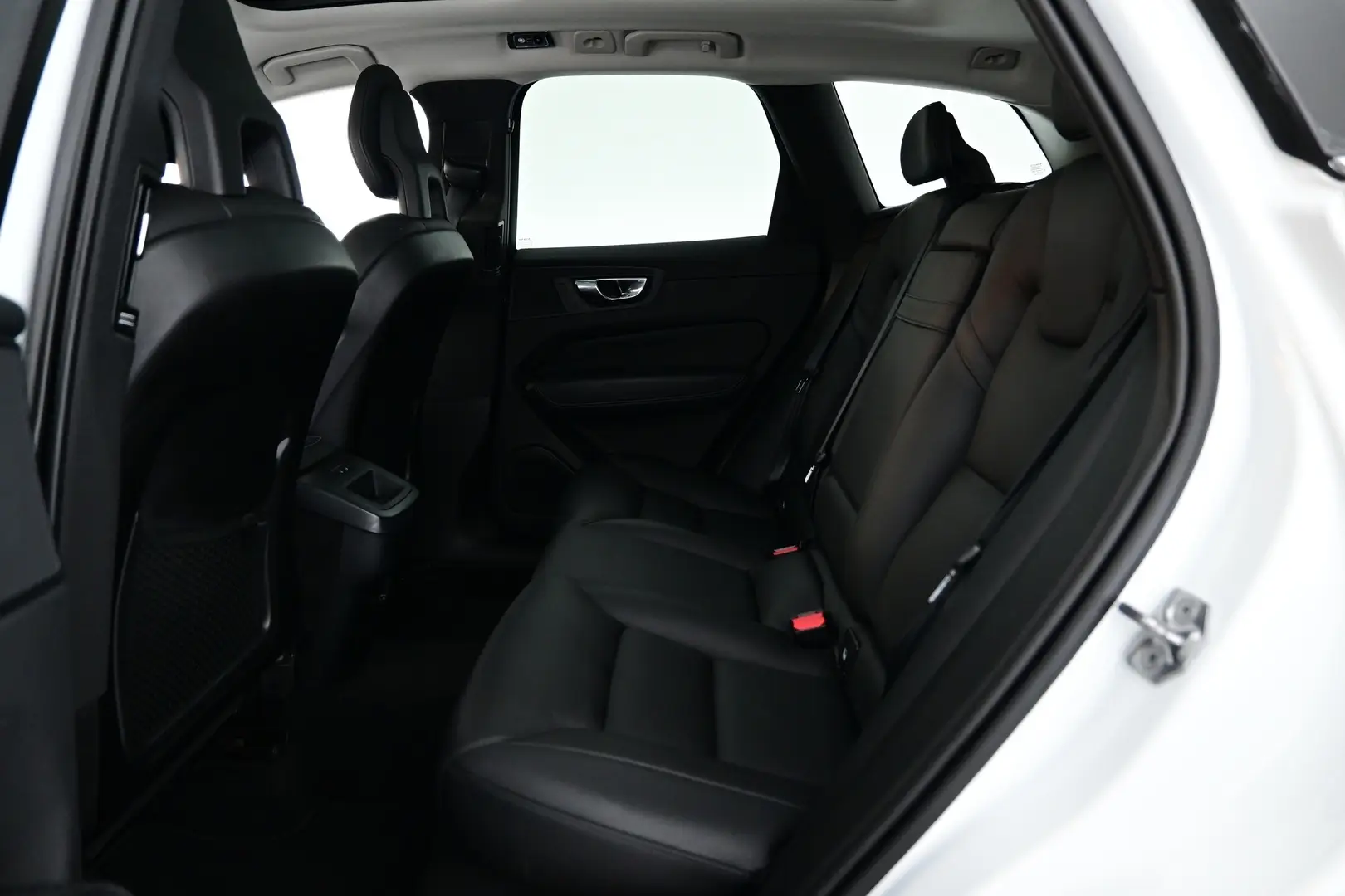 Car Image - 2OUBFVJQC5GgCn0sDiI4Wq