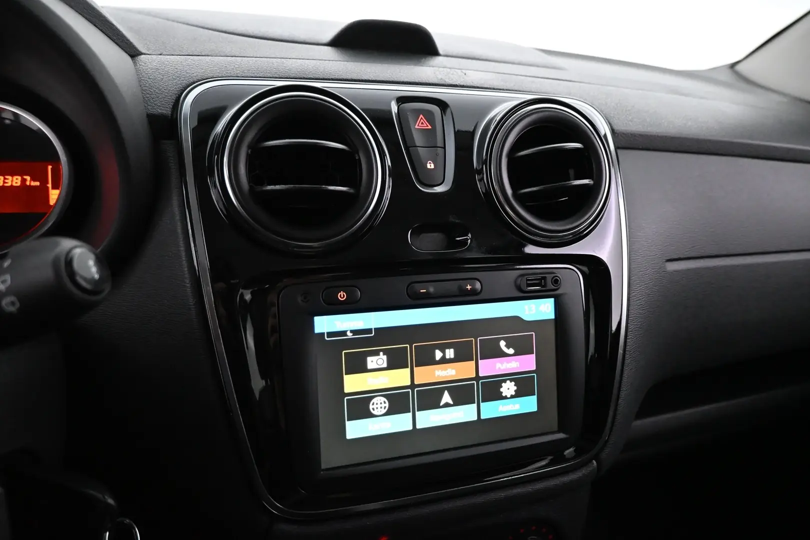 Car Image - UyXAJwbFZK1TP1A7i8STV