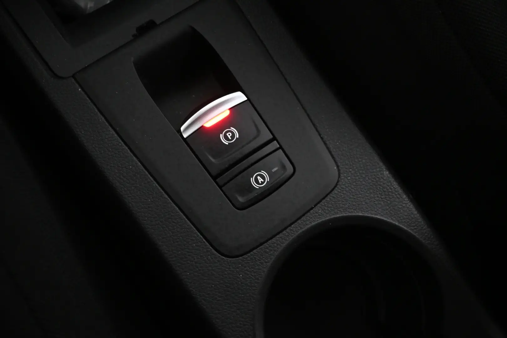 Car Image - 4qyBwgZnRXf71UEvsLZ6Xa