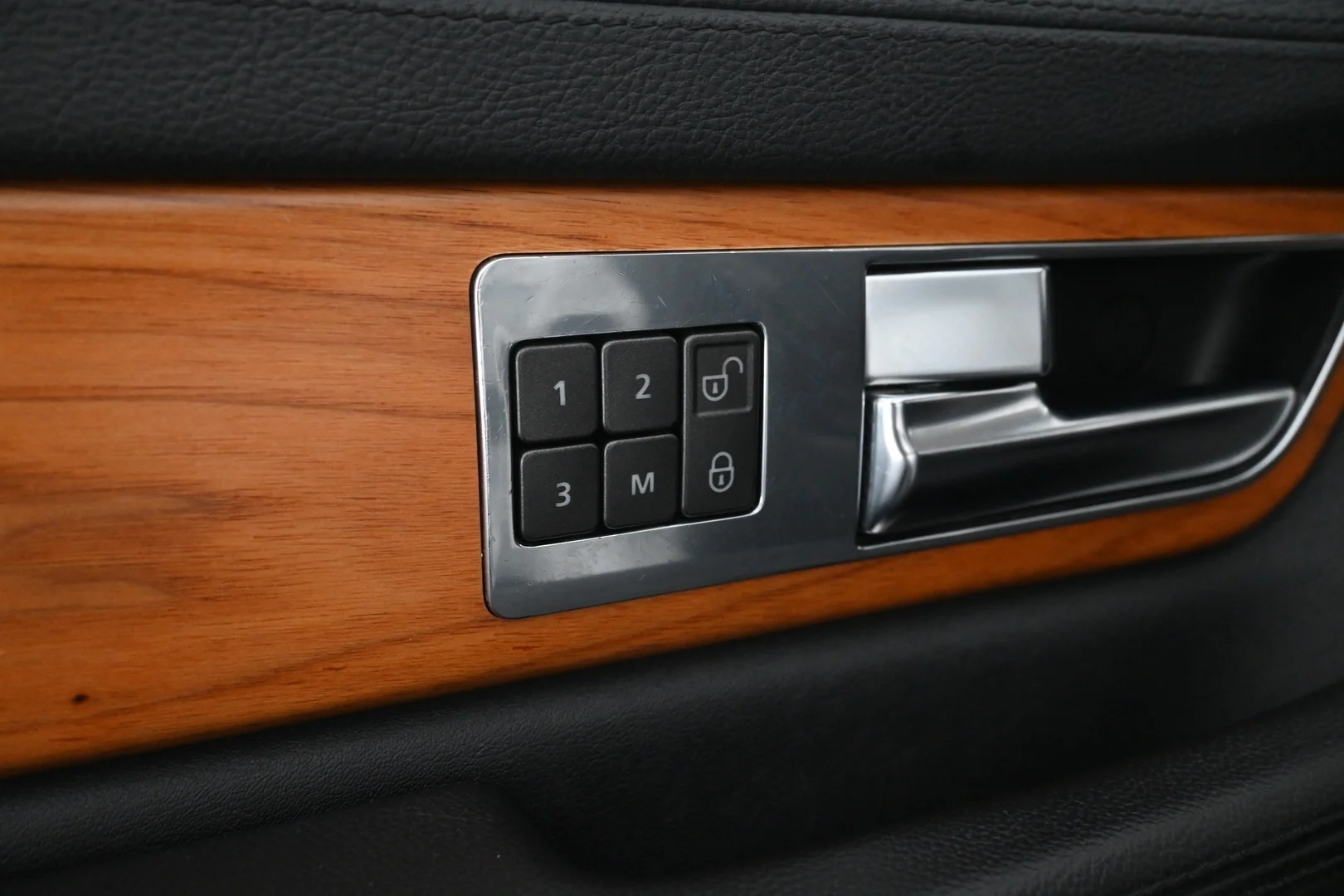 Car Image - 2YXGgZp4PONcliVkRJ4Sc3