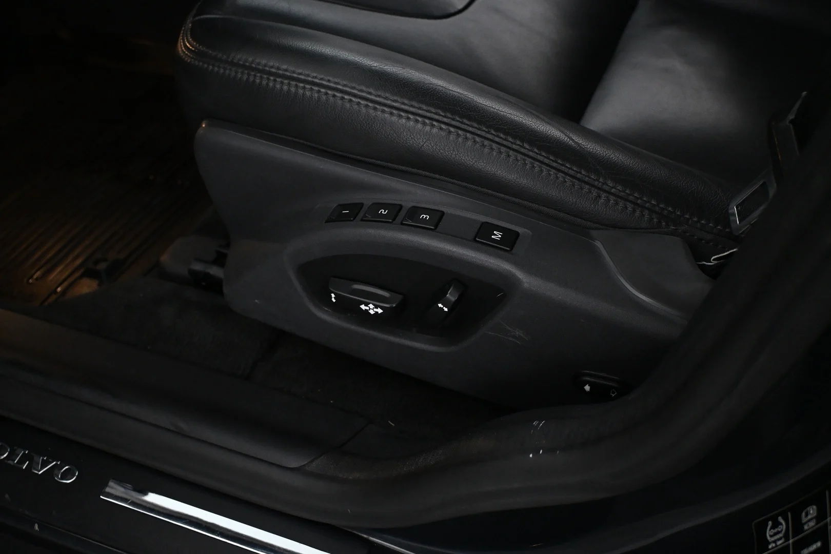 Car Image - 2X1uN0Vn5MOlxiXiwCEFDB