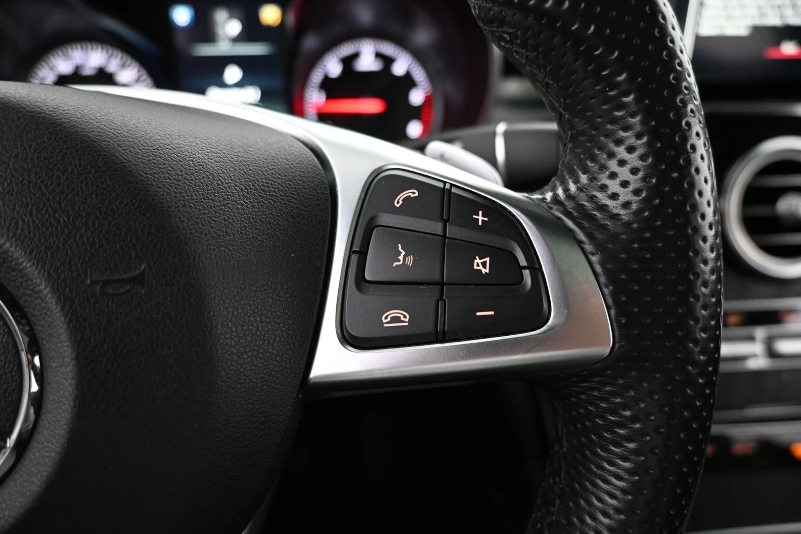 Car Image - 3FUEmJx42efdkaoLcJf4E6