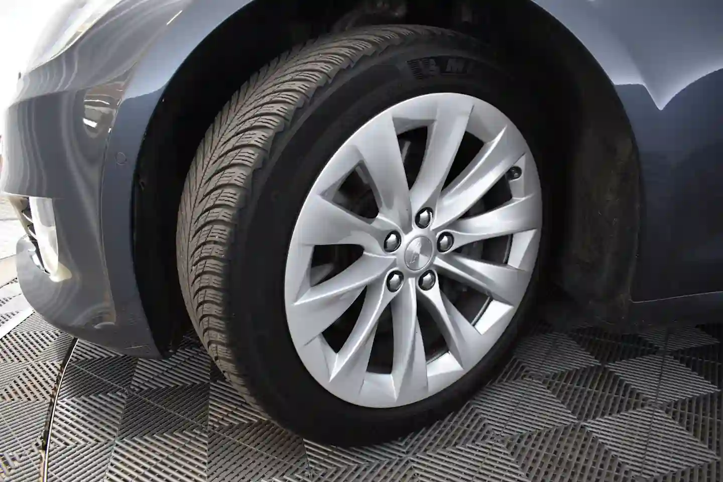 Car Image - 3YQEq5qONcXinWyDLMH2DL