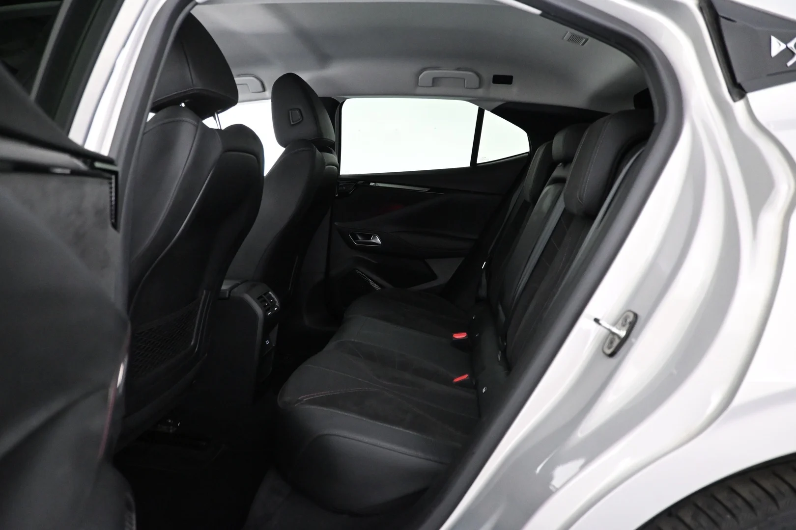 Car Image - 4r4IsfMXD5sW6aJBjMOv4P