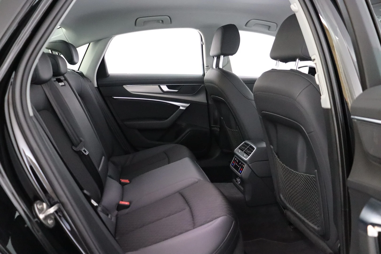 Car Image - 2WinmMM0zxEBvKbJHRxJLB