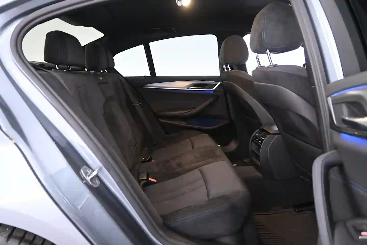 Car Image - 4oZVOgXCABymbNhKcO747j