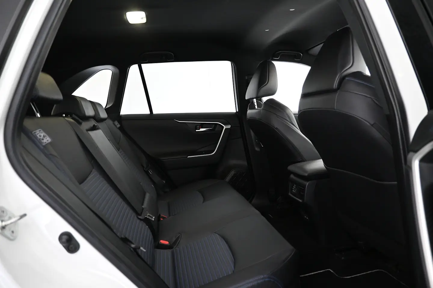Car Image - 5rki8gMukpOOveBlMHOIK0