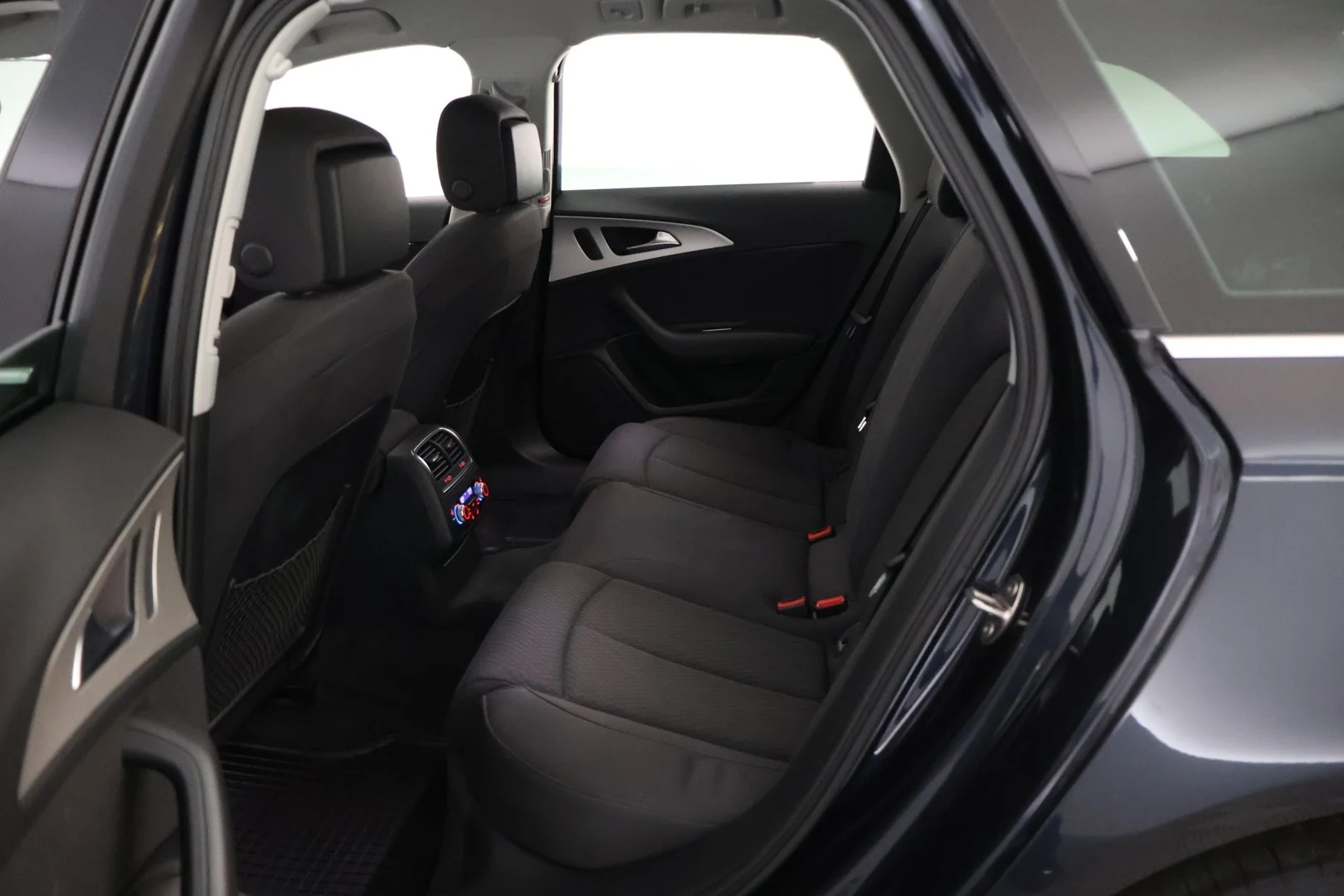 Car Image - 7InHV2hy6jvR1qs3BgBCzM
