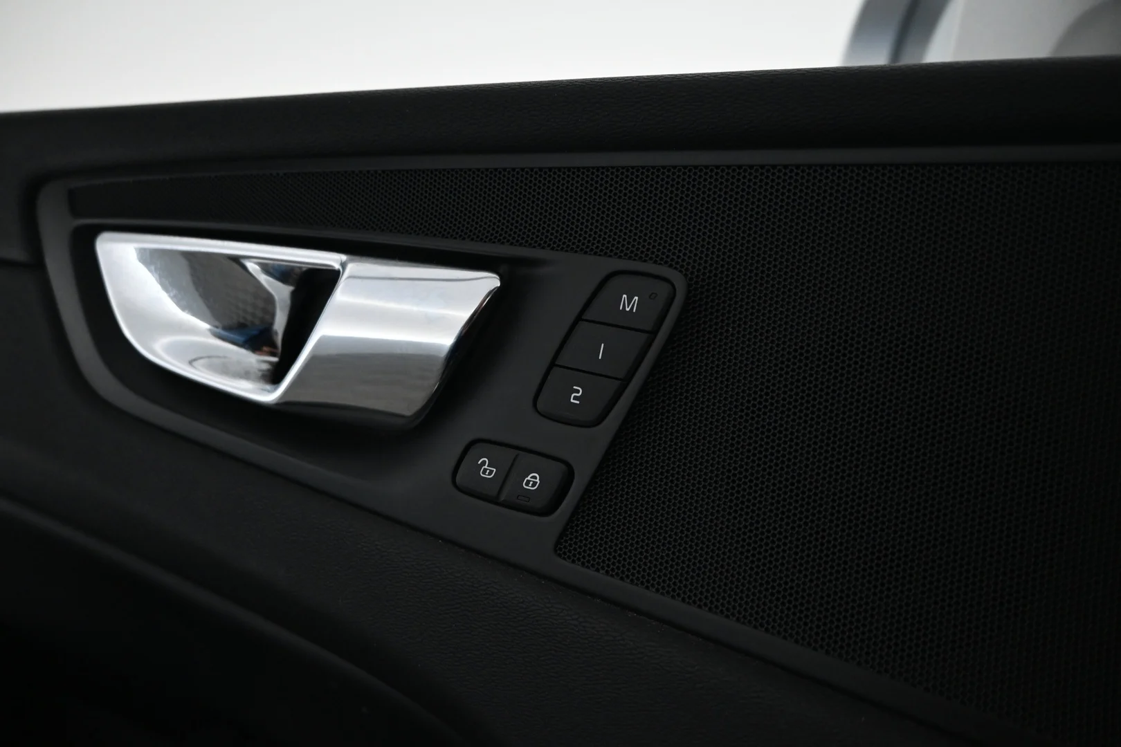 Car Image - 14n318GXdBDl7DXyebkJRJ