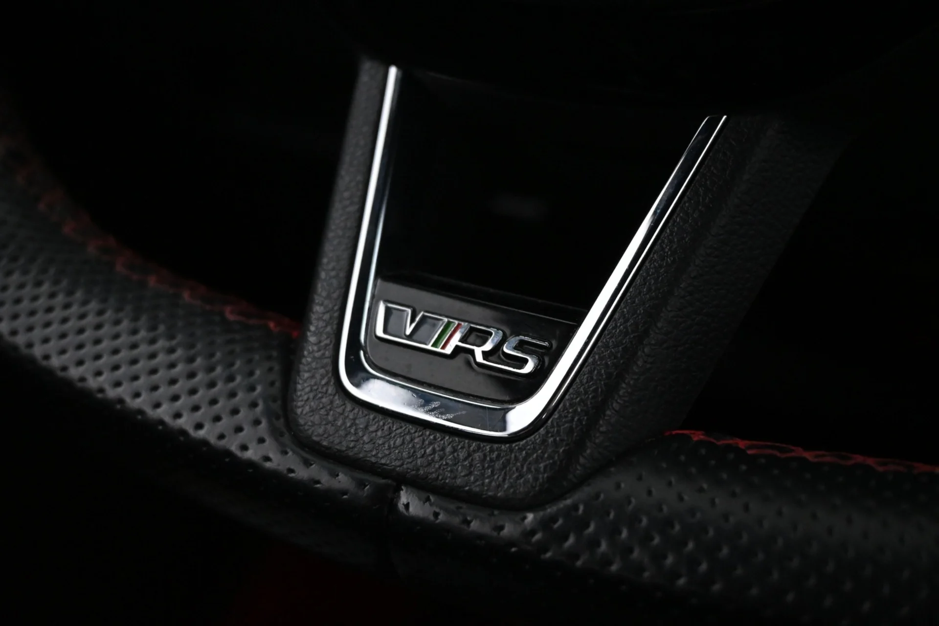 Car Image - 5iLkLB9NDhx3o2EfdumDFg