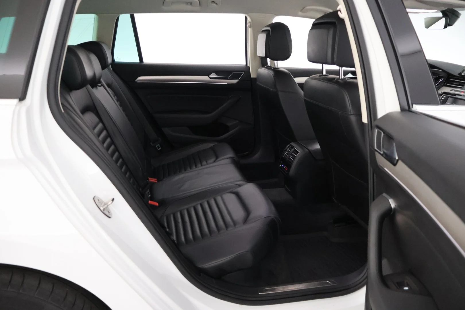 Car Image - 4Fv84qiy65aHX3OS2mg0K3