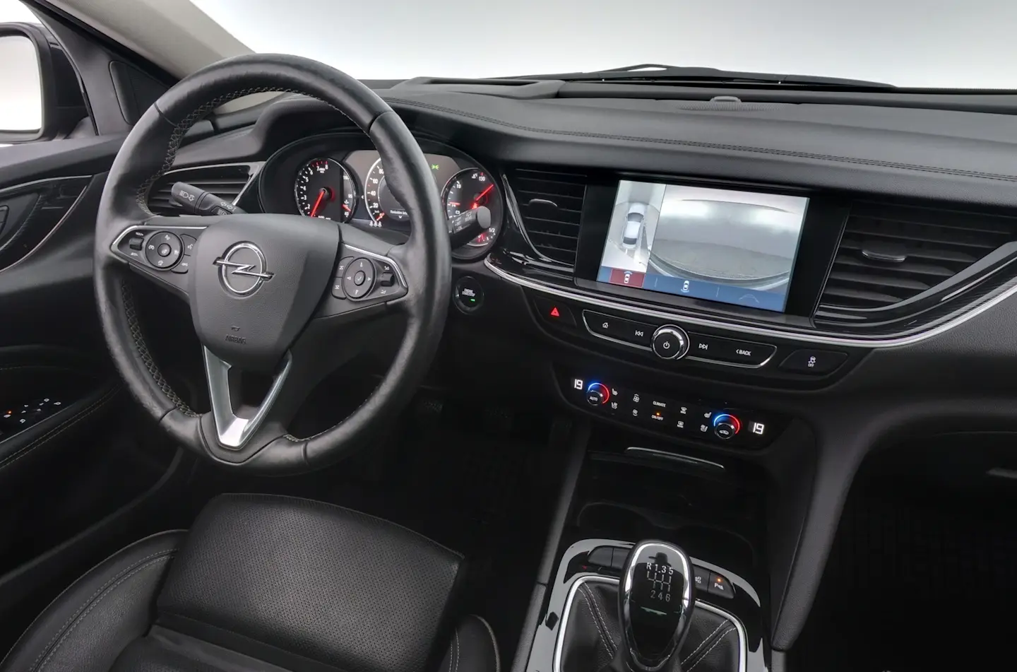 Car Image - 33SzX4x8d4EcSCVxbxnzdo