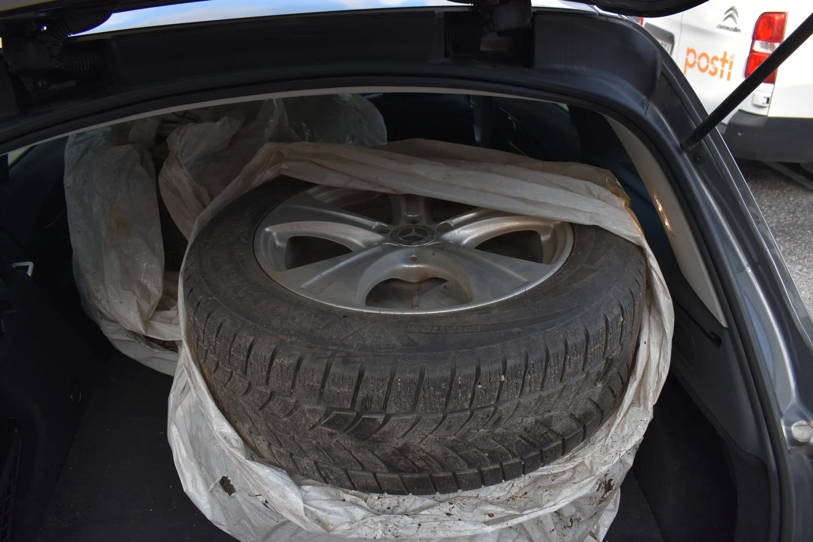 Car Image - 3Lxynk6Yttx4wSHp9Uroqu