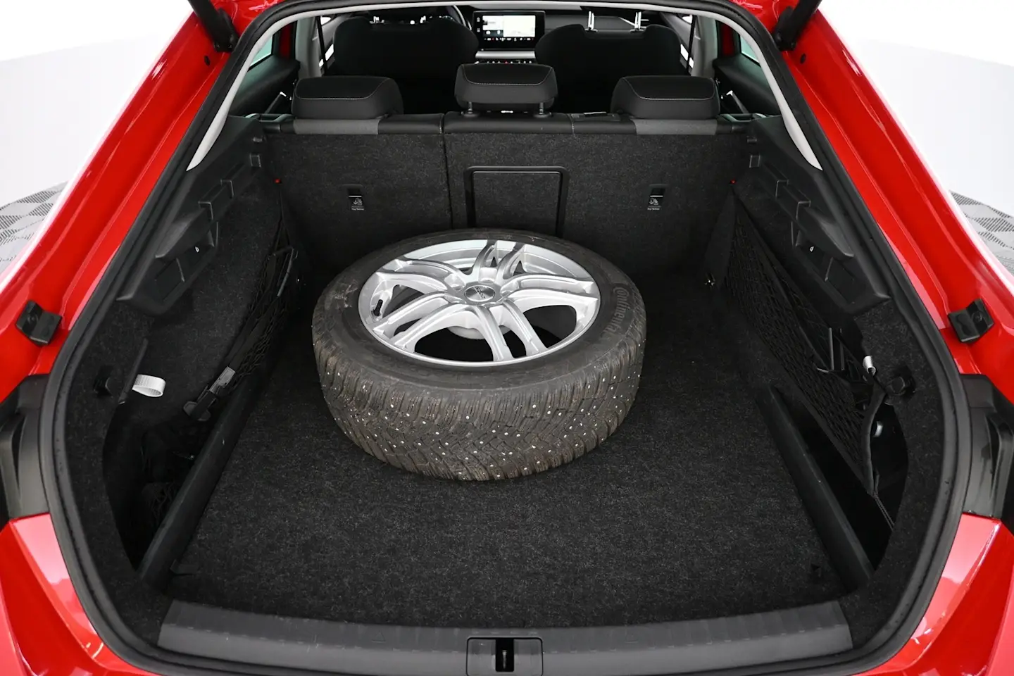 Car Image - 4y2LywpNCdKCBHrTzgkqak