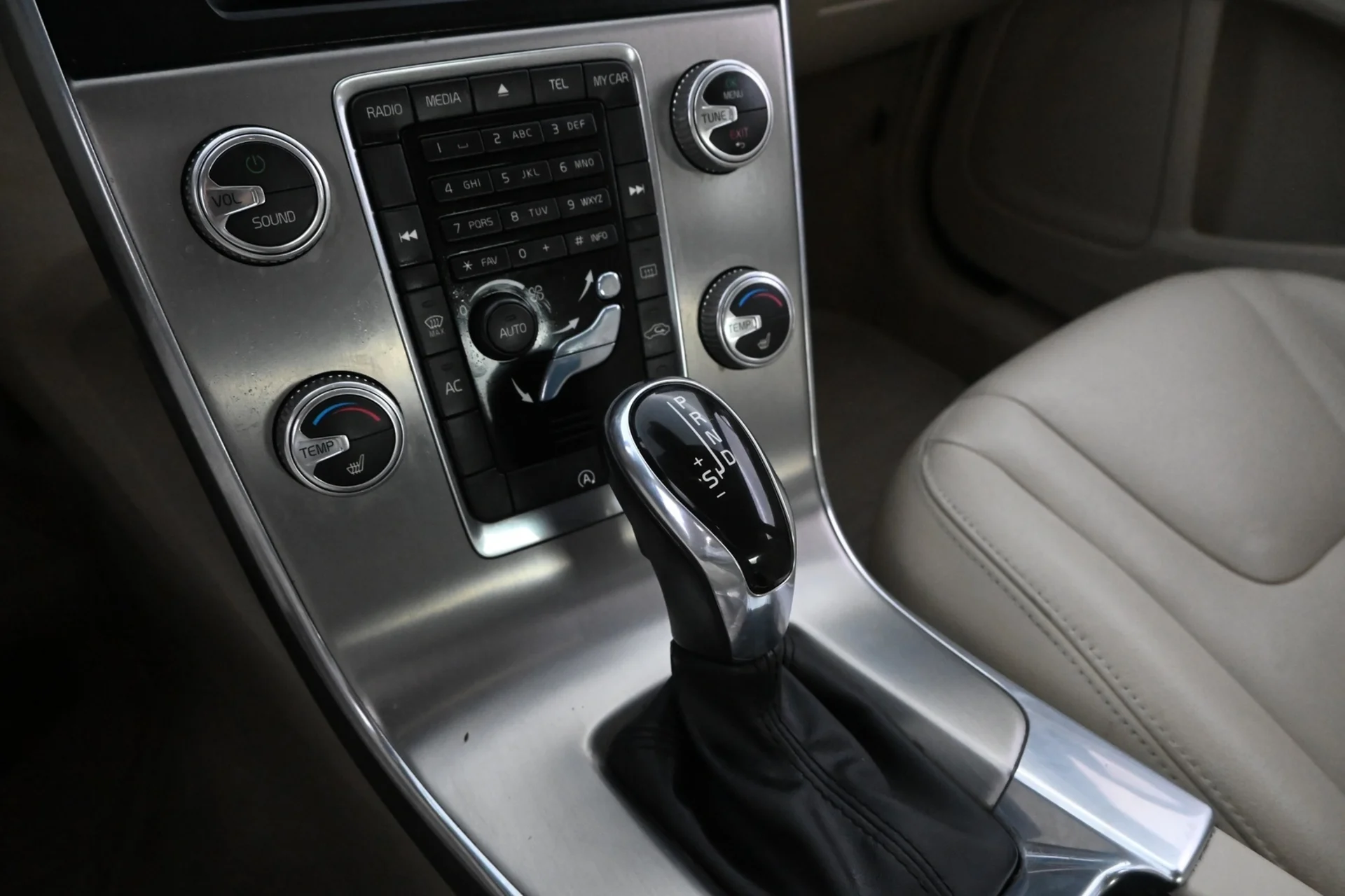 Car Image - kGJS473y6Cvb5cy8QhDmN