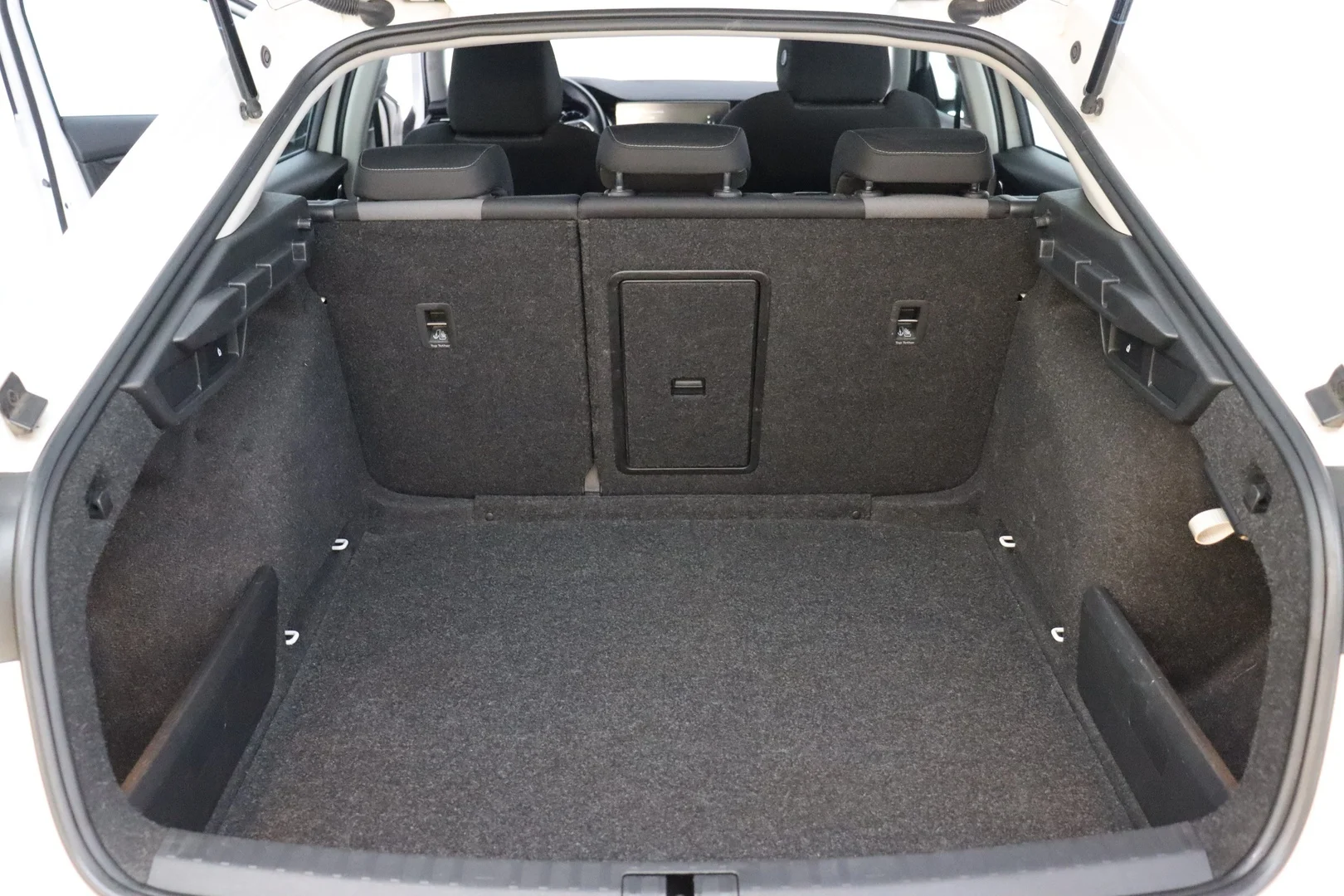 Car Image - T9iZQutWUFS6IeeWvDhQU