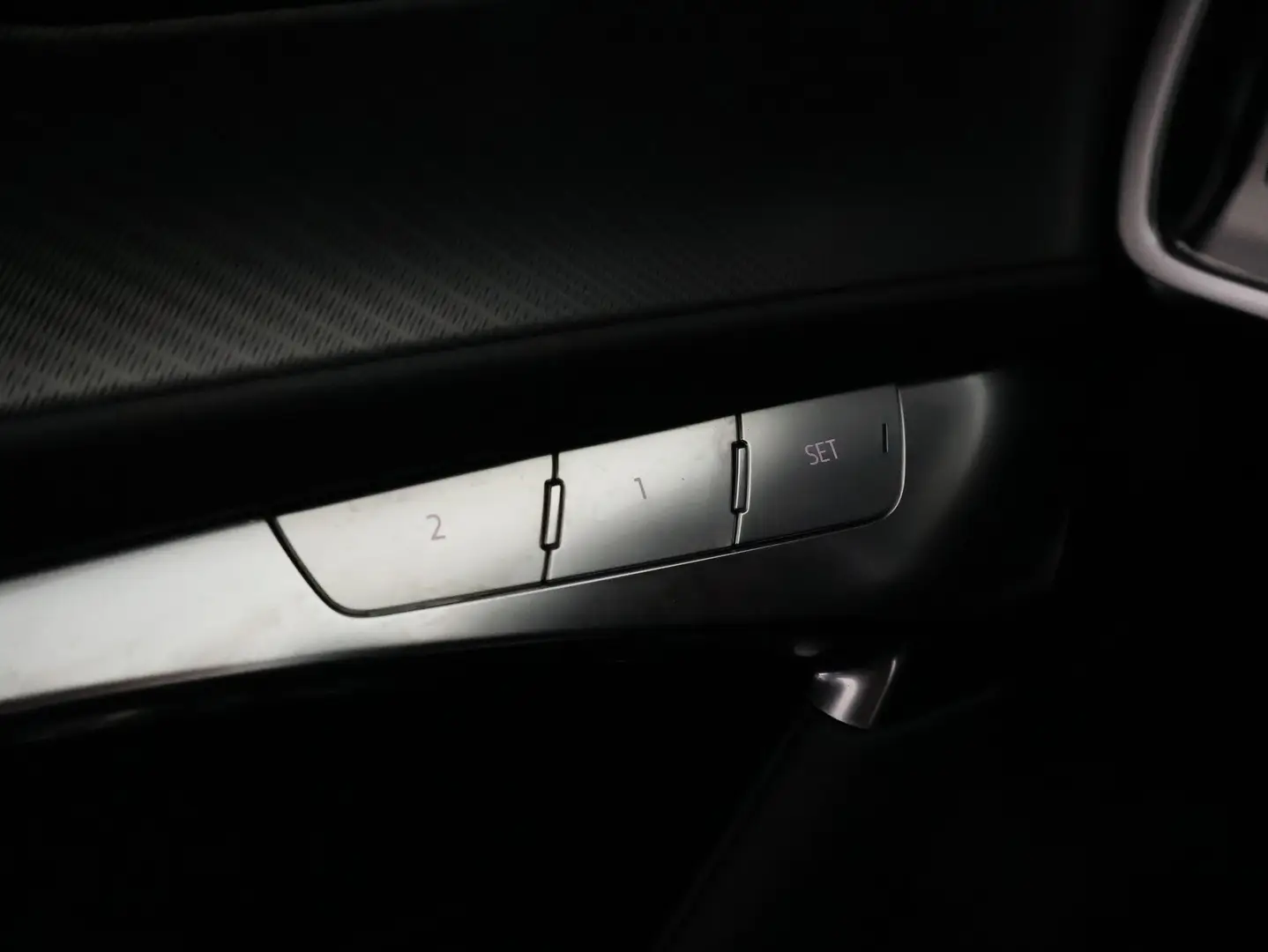 Car Image - 3xzIxFtcVHdUqZOpXLaoxO