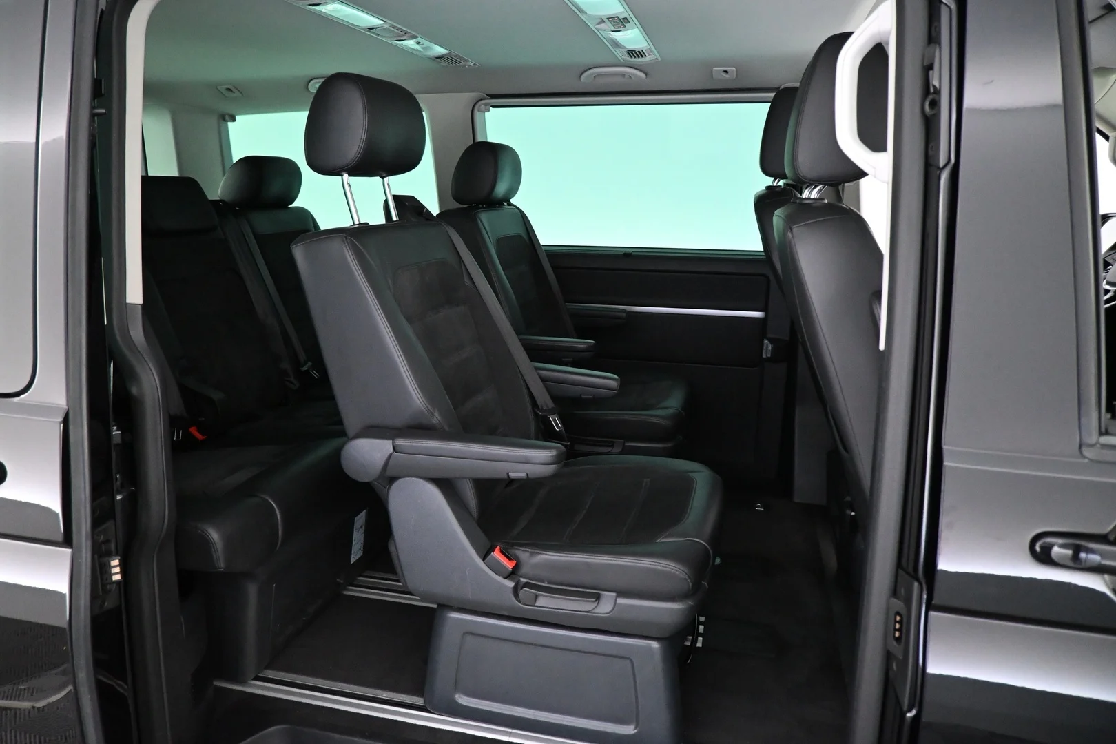 Car Image - 5UDkAVDms5UVT8TkbxlGLM