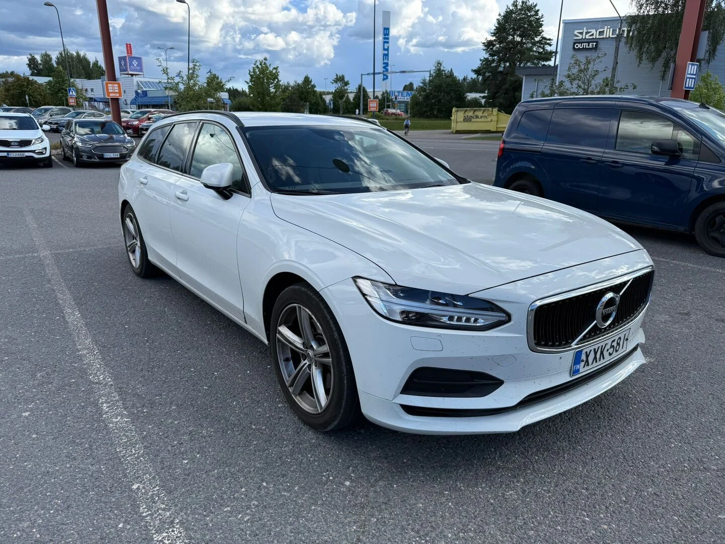 Car Image - pYpbDfU6NTDuofS9DttfX