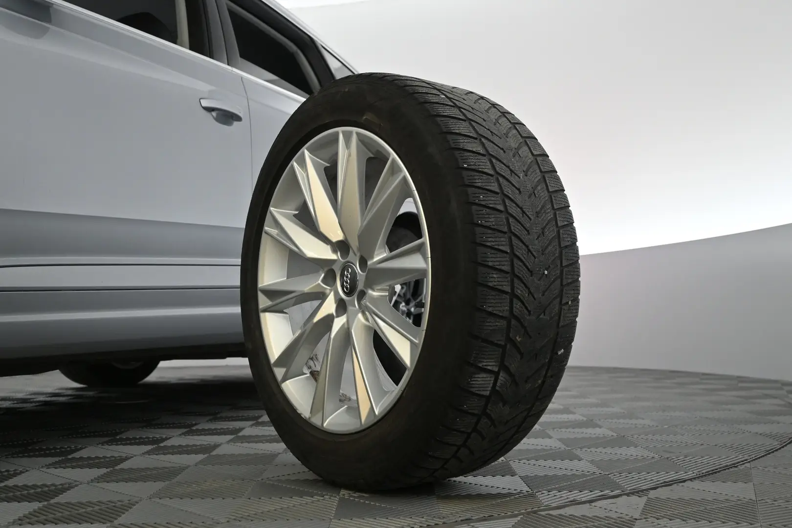 Car Image - 65Um2n2yoVvUtpGWHJYpfe