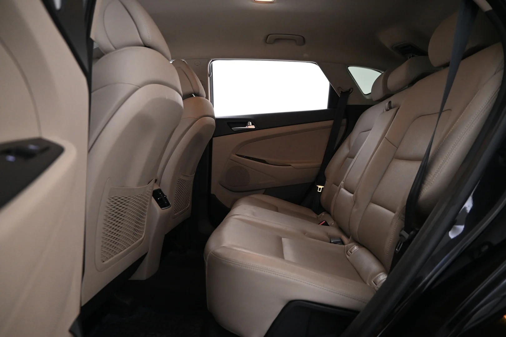 Car Image - 4T3HzvFyVanbmTNdp4zZKv