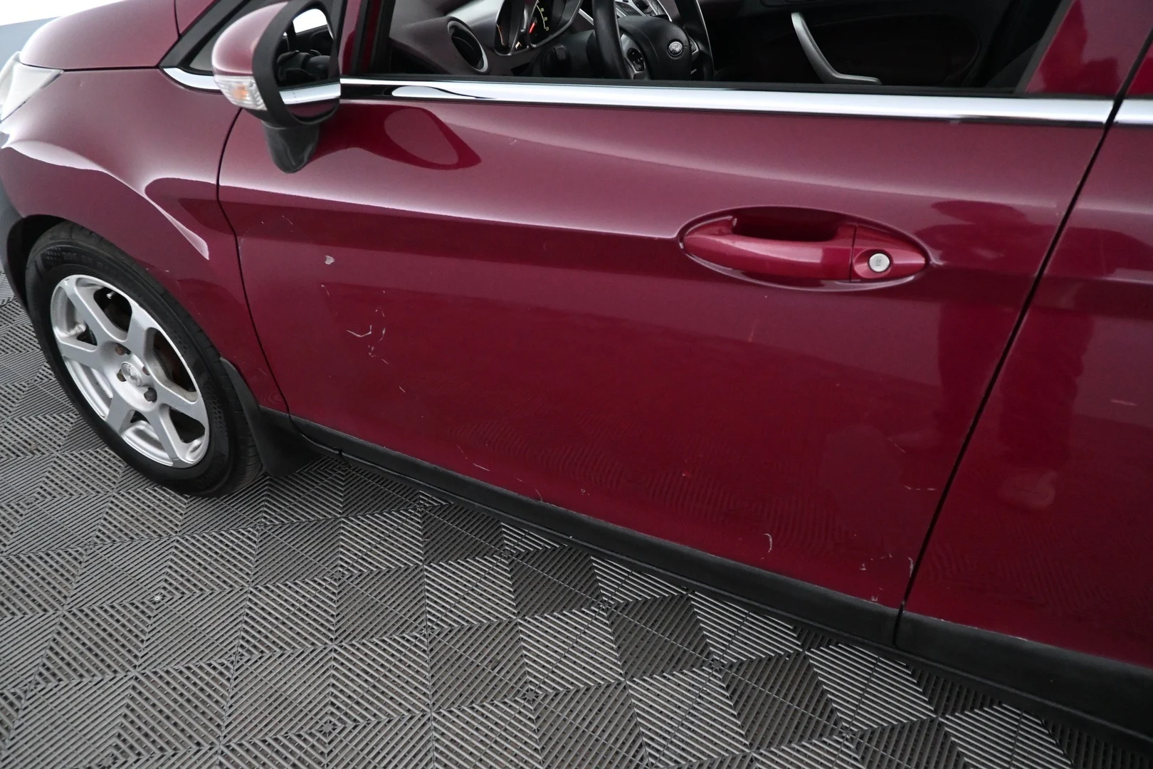 Car Image - 6J61LkNJs3Jkl2nFPBn3qa
