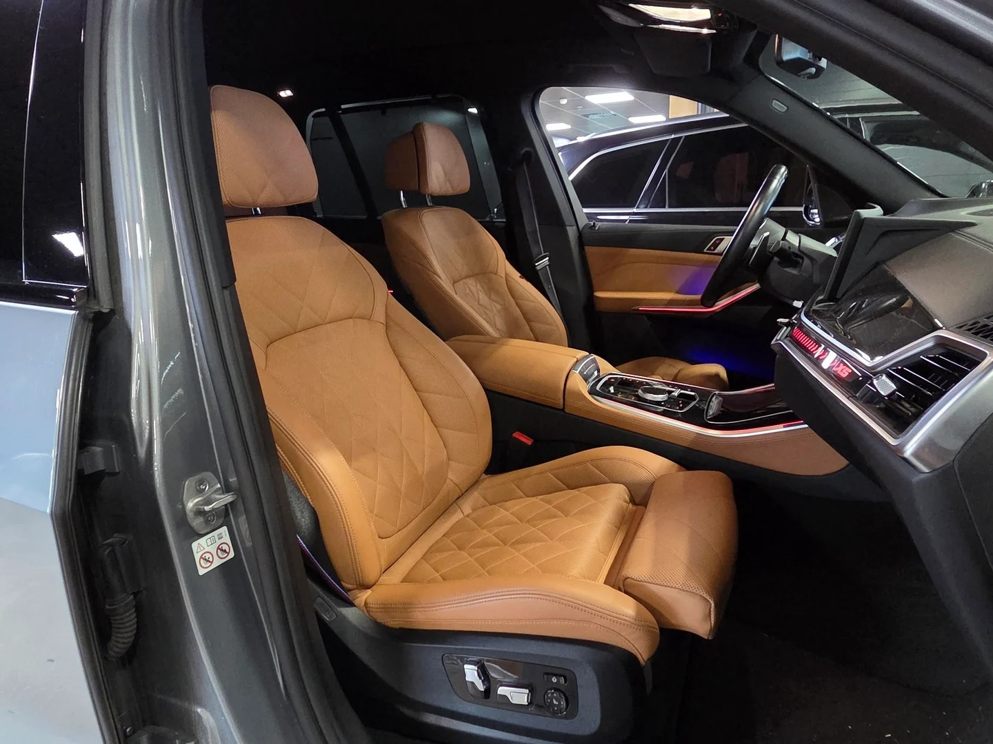 Car Image - 5BIB8l7JJWGrlnGveUqabe