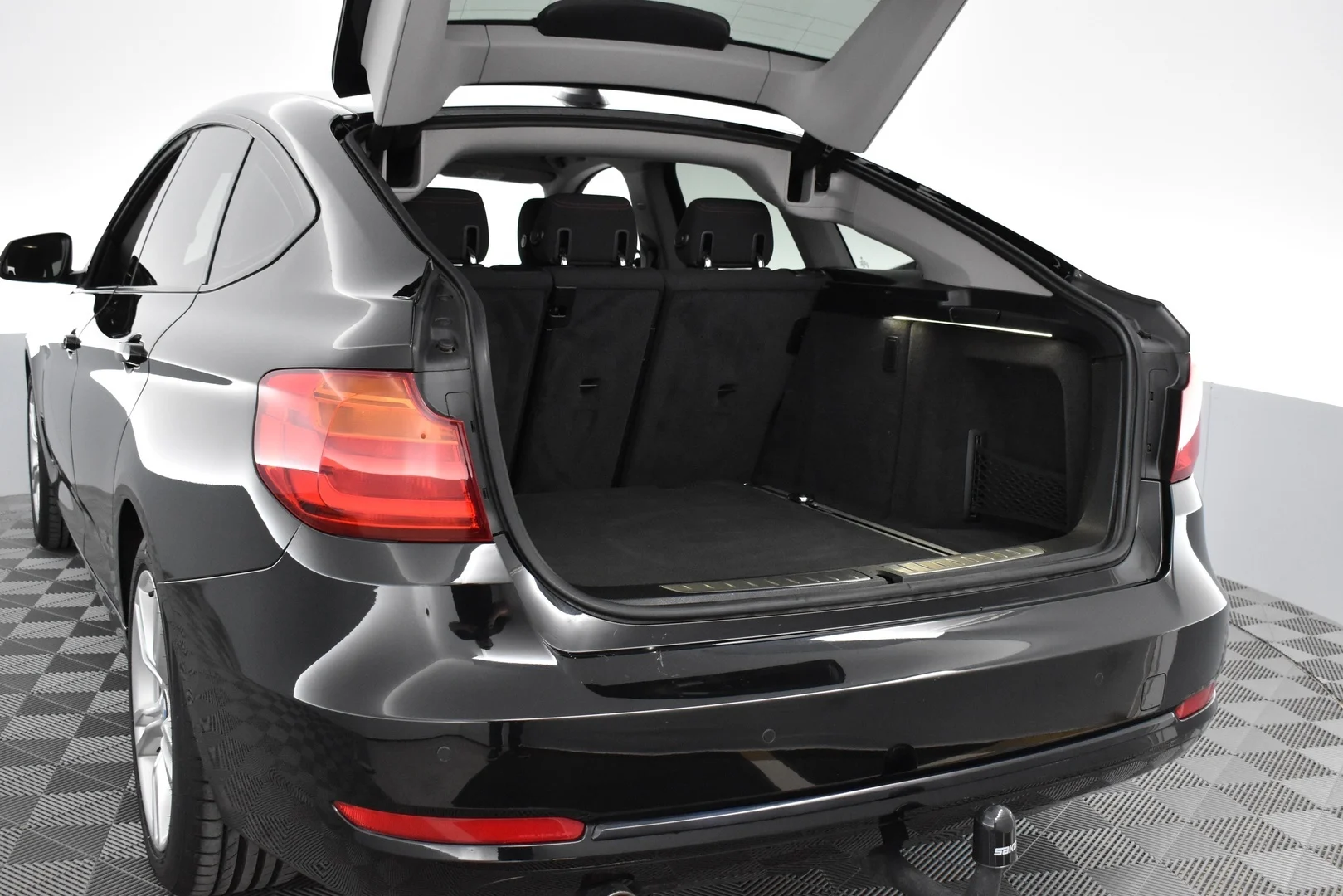 Car Image - 64qHl7rhOh0nhrD94tAXU5